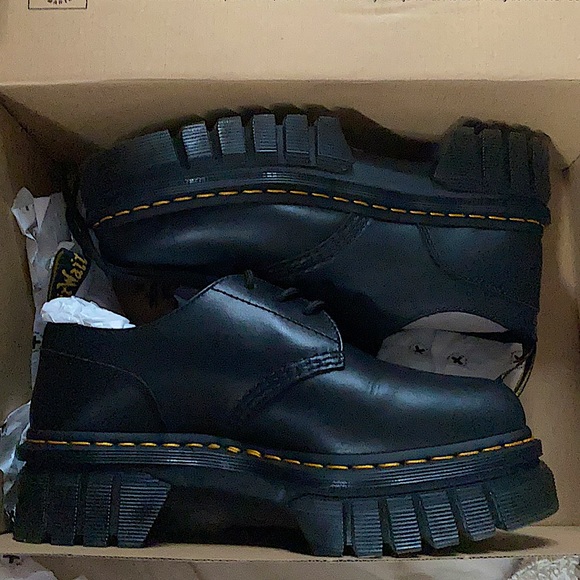 Black platform smooth leather Dr. Martans. - Picture 5 of 5